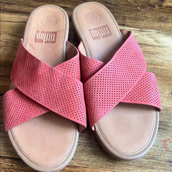 FitFlop Red Crisscross Perforated Leather Slide Sandals Sz 7 - Picture 10 of 10
